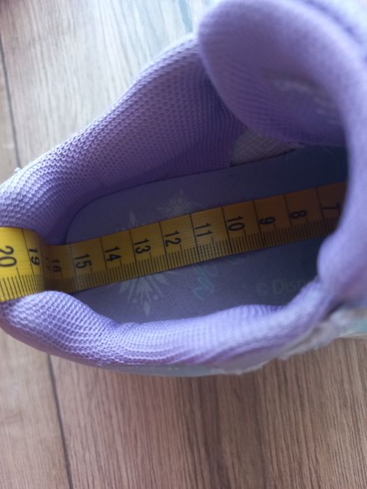 Buty dziewczęce ze świecącą podeszwą