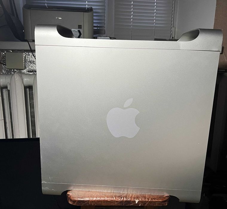 Apple Mac Pro (DualCore Xeon 2.66) 完動品 Mac Pro 2007 A1186 Apple Dual-Core Xeon 2.66GHz *2/4096MB/250GB