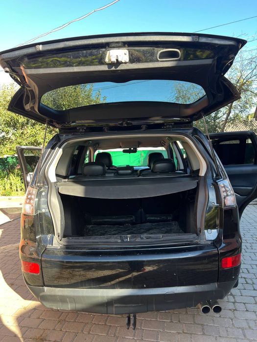 Mitsubishi Outlander XL