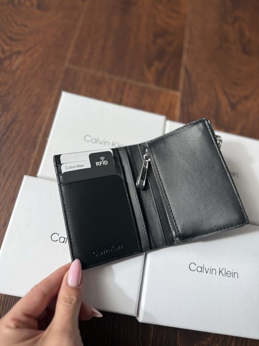 Шкіряний гаманець Calvin Klein