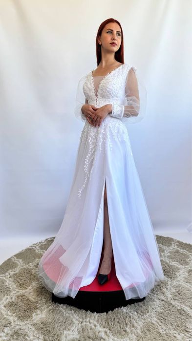 Продам весільні сукні нові