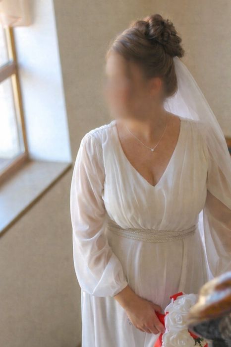 Продаю весільну сукню в гарному стані.