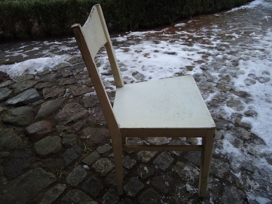 Krzesło drewniane z PRL