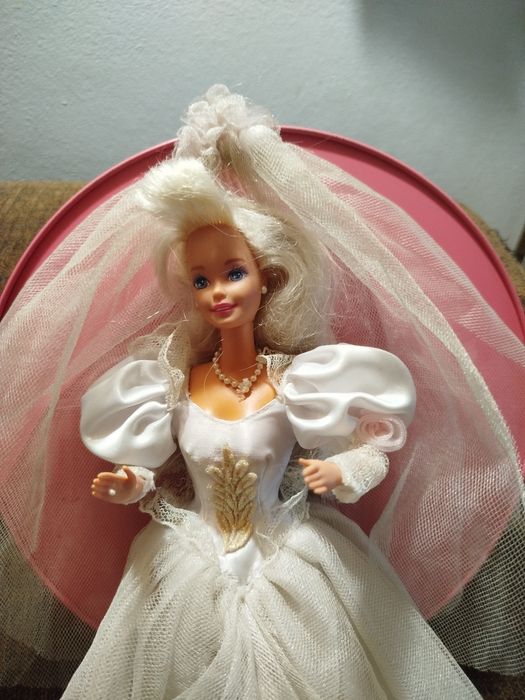 Boneca Barbie modelo noiva