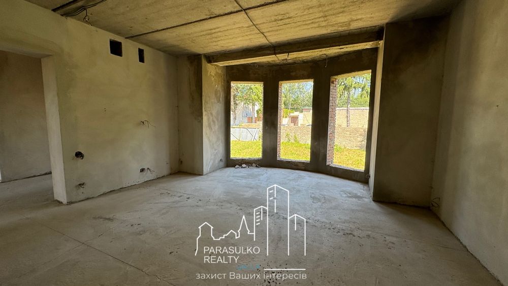 Продам розкішний будинок у мальовничому місці