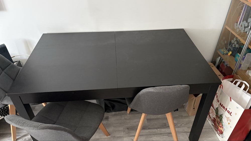 Mesa ikea pretaa