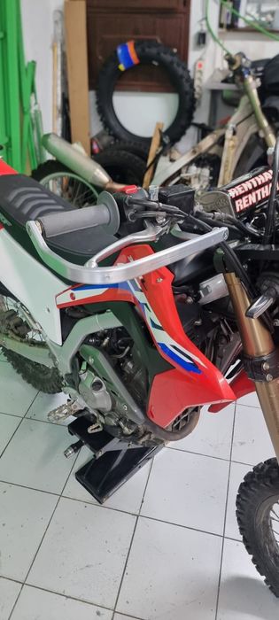 Honda CRF300L com torre