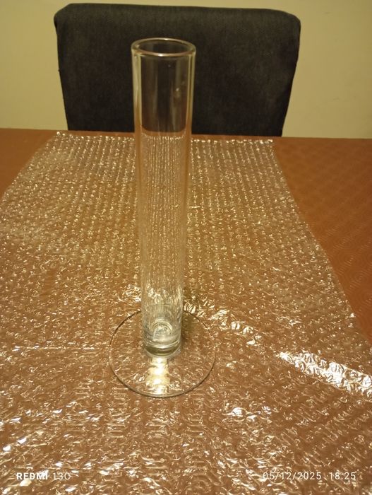 Jarra, solitária em vidro