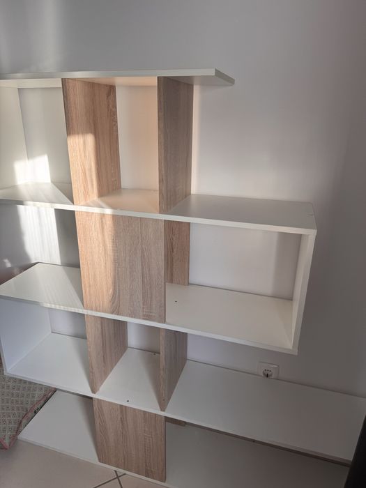 Estante para escritório ou quarto de estudante