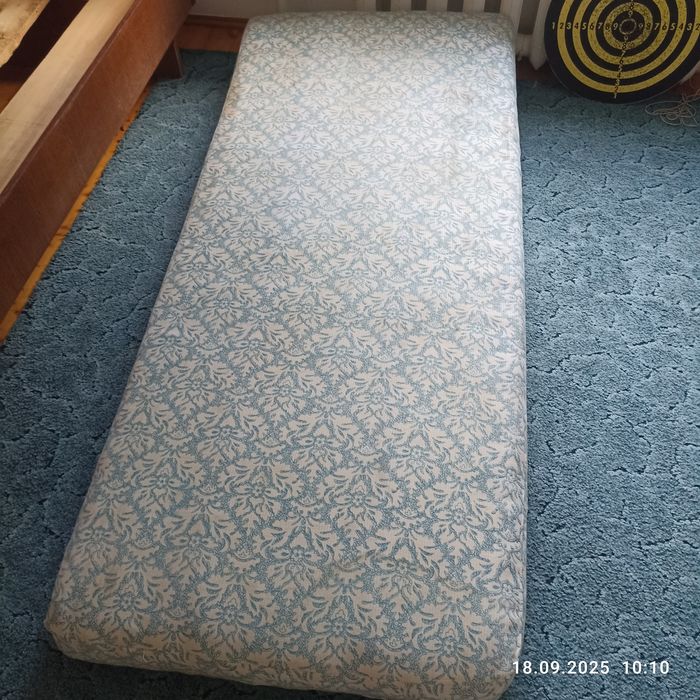 Ліжко з матрасом