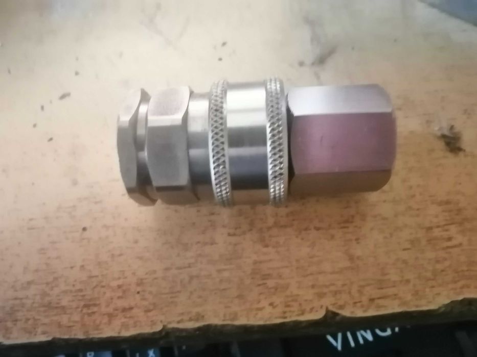 Продам штуцера и  переходники для сжатого воздуха