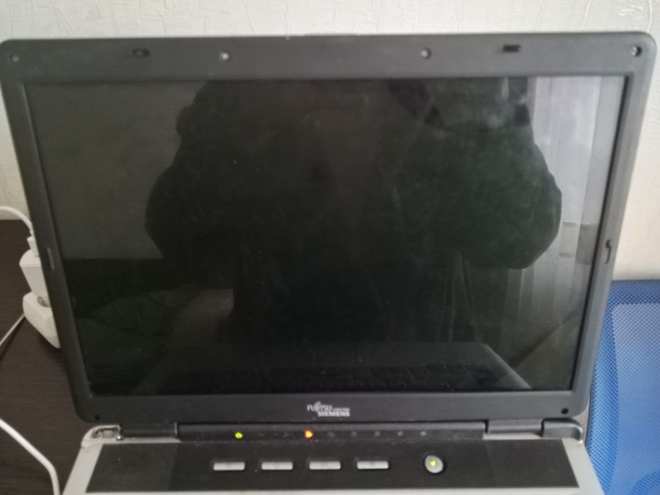 Ноутбук  Fujitsu Siemens Amilo M1437G