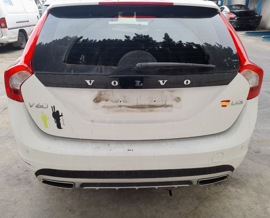 Para peças VOLVO V60 I Cross Country (157)