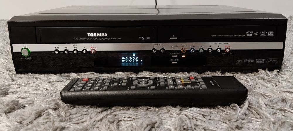 Magnetowid Nagrywarka VHS HDD DVD TOSHIBA RD-XV47 Hi-Fi  6gł.pilot