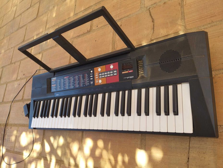 Teclado Yamaha PSR F51