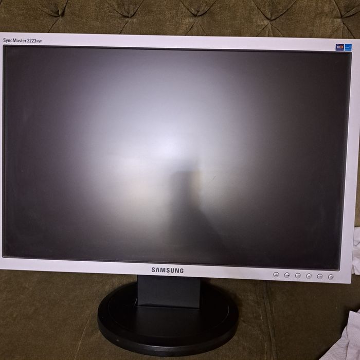Монітор Samsung SyncMaster 2223NW.