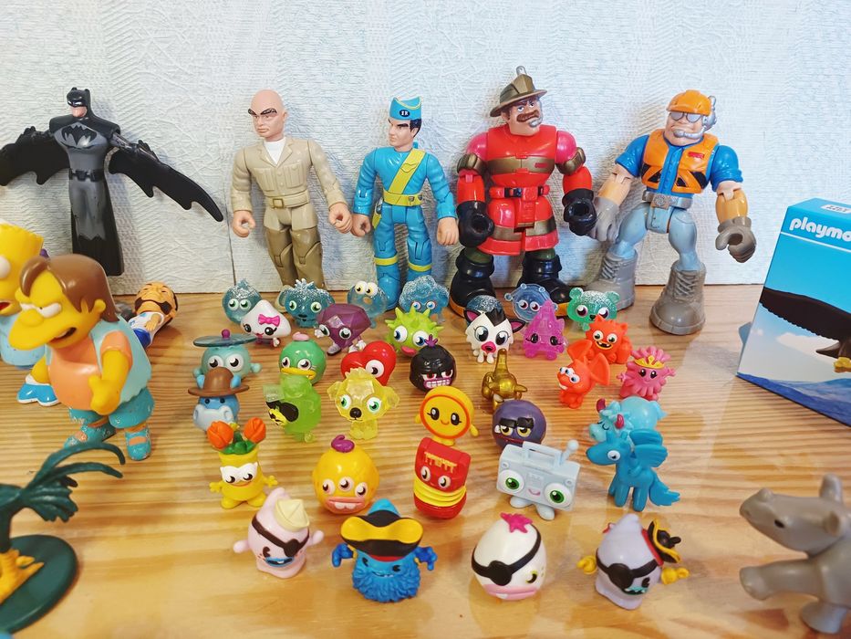 Колекційні фігурки персонажі з Macdonald's Disney Moshi Monsters Playmobil Simpsons