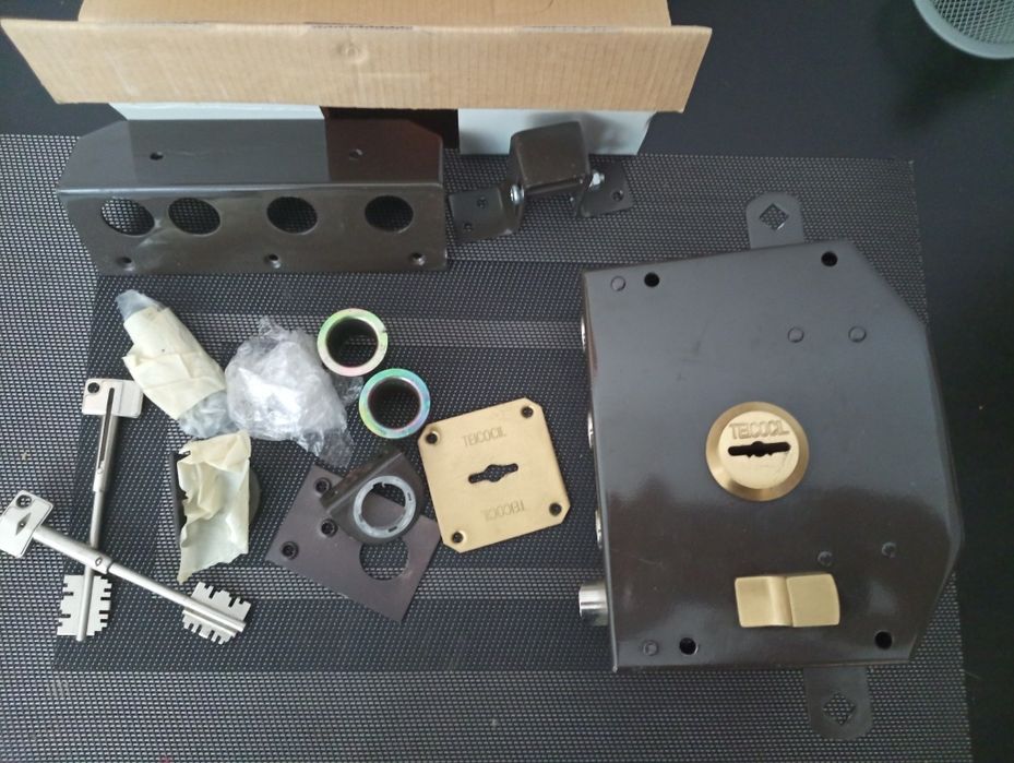 Fechadura Blindada Porta exterior Teicocil	Nova Completa com 2 chaves*