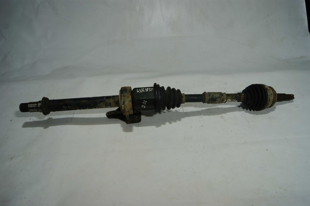 Полуось передняя правая Toyota Avensis T25 2.0d 2003-2008
