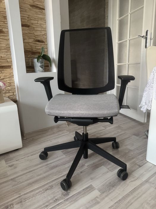 Dwa Ergonomiczne fotele biuroweProfim.