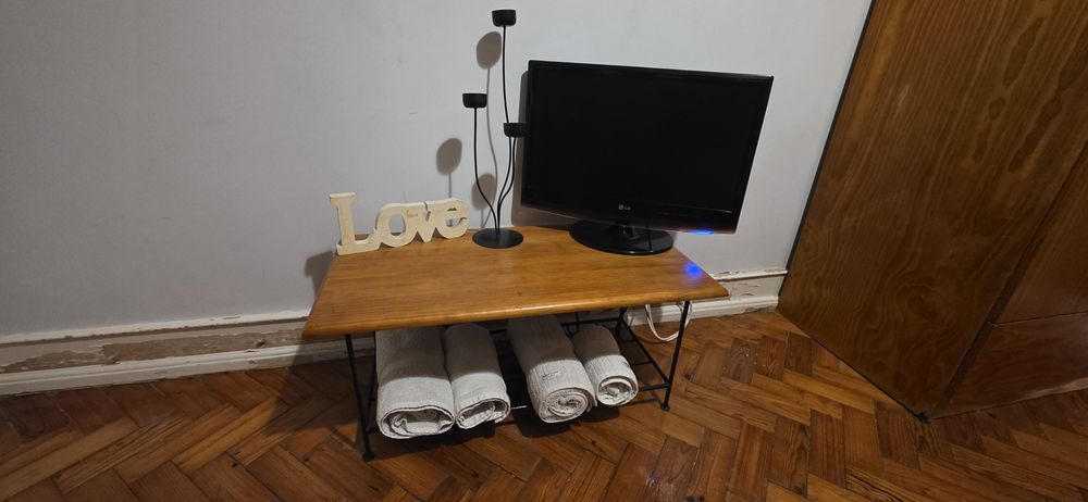 Mesa de centro bem preservada