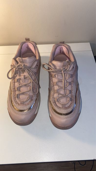 Buty Guess mega wygodne