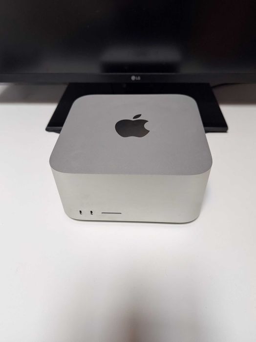 Mac Studio — Apple M1 Max | 32 GB RAM | 512 GB SSD