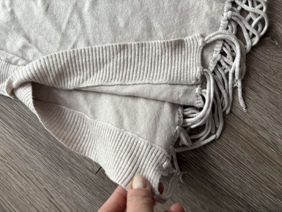 Sweterk damski z frędzlami M