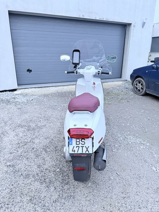 Lambretta V125 Special 2025 | 1286km | Extras + 2 capacetes | 3600€