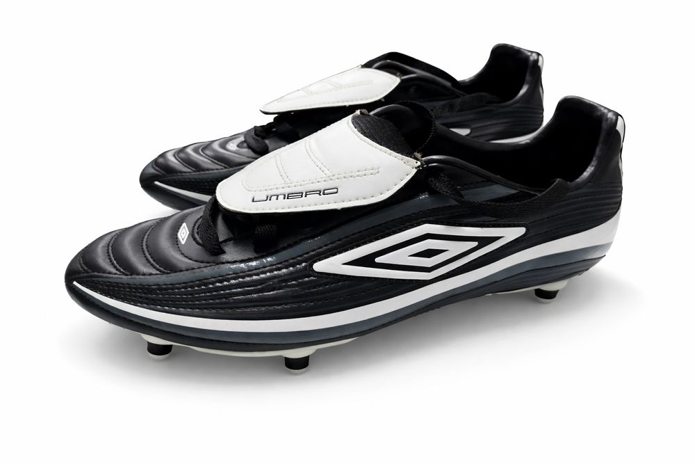 Korki piłkarskie Umbro – rozmiar 43 – używane, stan dobry