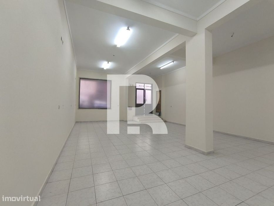 Loja comercial em S. Marcos — Cacém E São Marcos, Lisboa