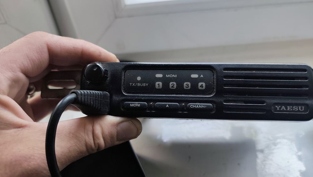 YAESU radio VX-2000U