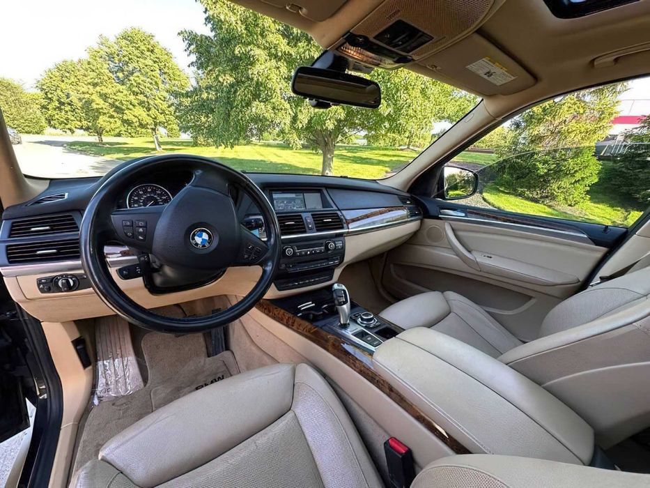 BMW X5 xDrive35i      2012
