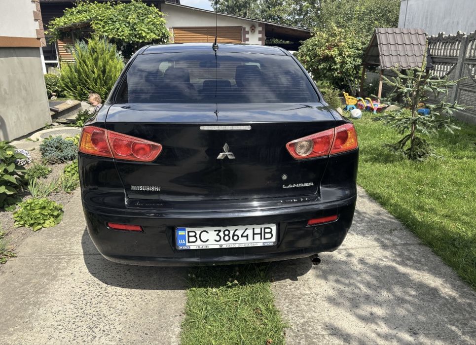 Автомобіль Mitsubishi Lancer X