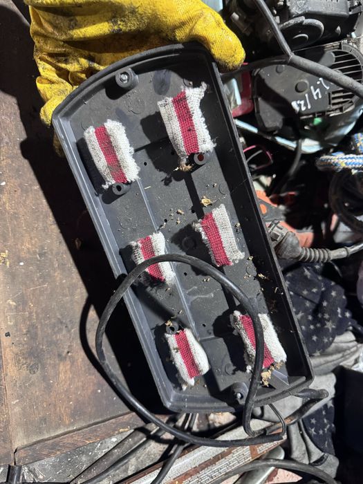 Продам шашку таксі,на магніті з розьємом в гарному стані