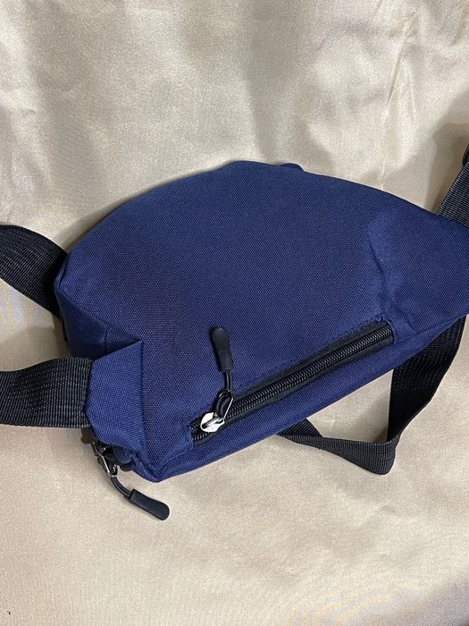 Сумка поясна синя
