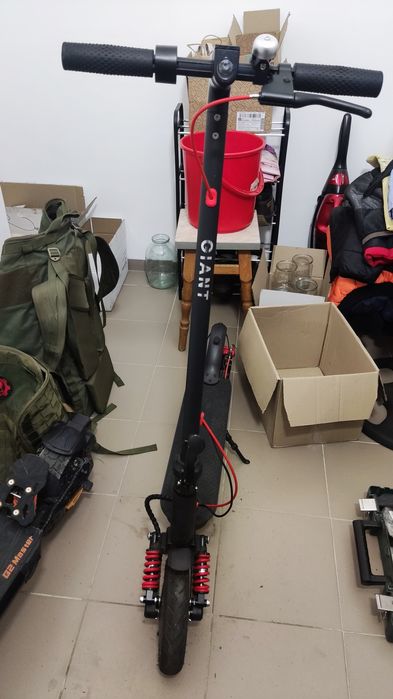 Електросамокат Giant