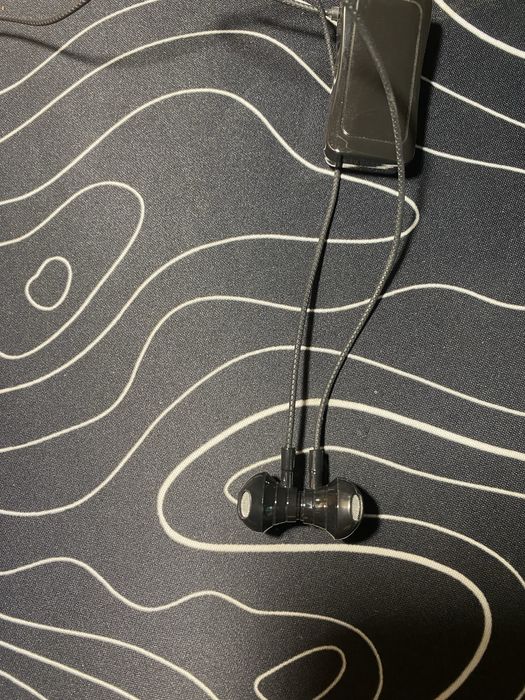 Безпроводні навушники