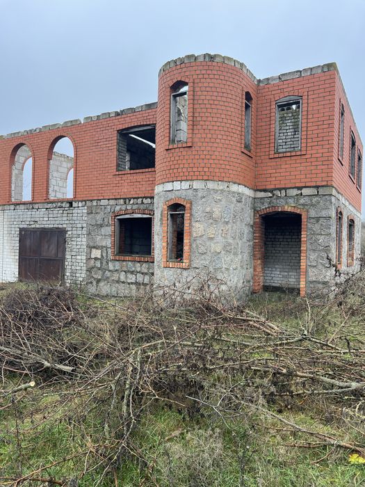 Продам будинок  не закінчене будівництво