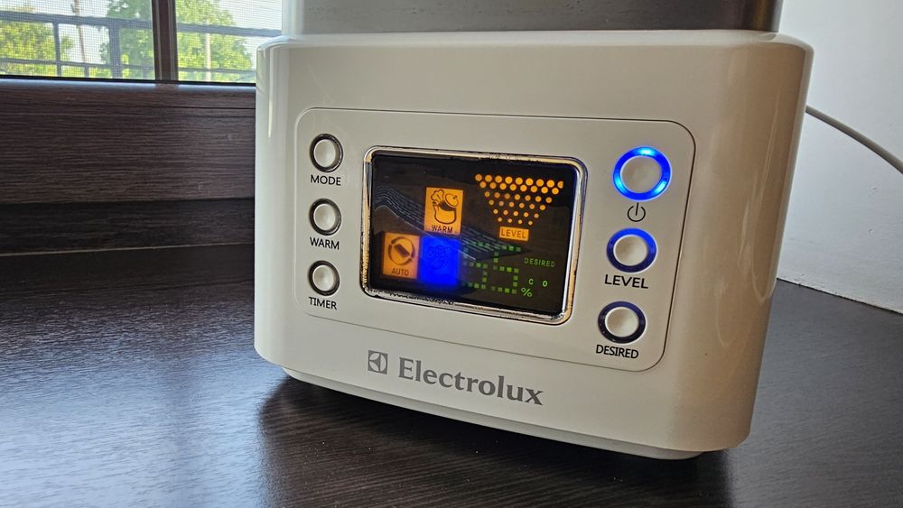 Продамо зволожувач Electrolux EHU-3510D