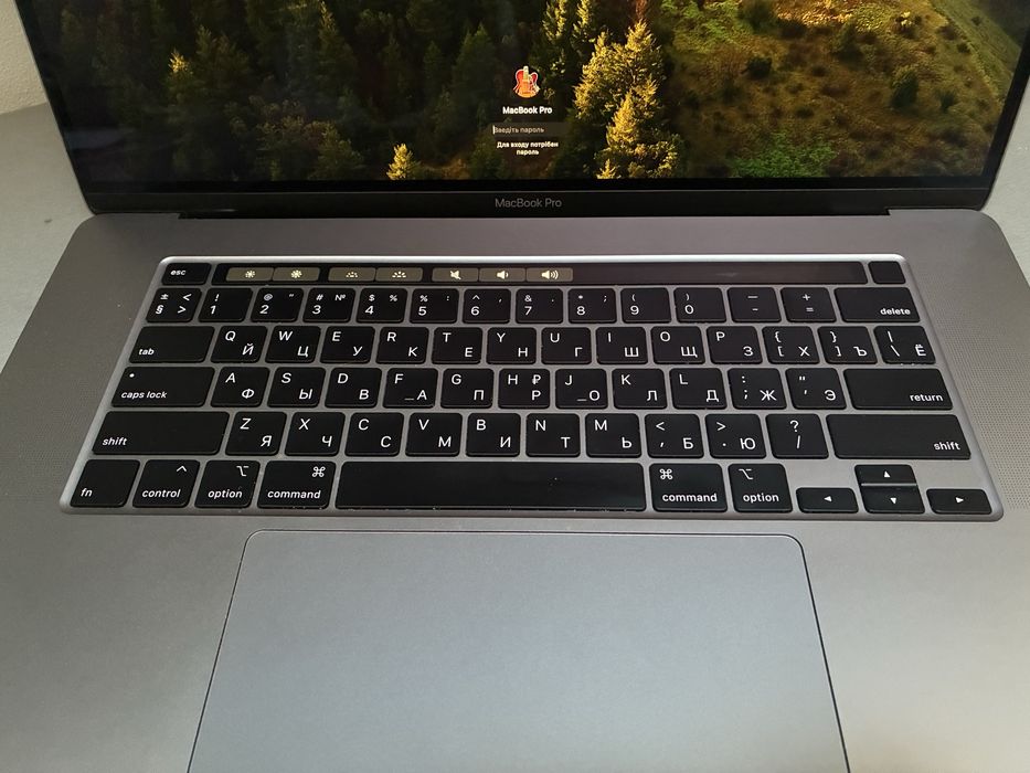 MacBook Pro 16" (2019) Core i9, 16gb RAM, 1tb SSD, AMD 5500M 4gb