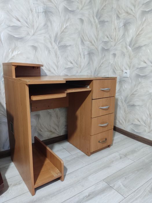 Продам письменный стол