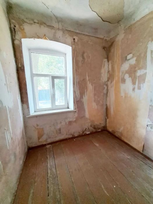 Продам 2-о к/к можливо під офіс в центрі по вул.Тимірязєва.