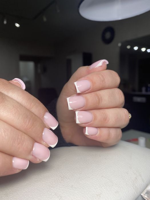 Нарощення нігтів Ужгород