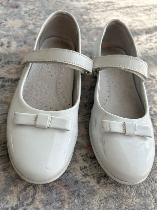 Kornecki buty skorzane dla dziewczynki rozmiar 33 pantofelki biale