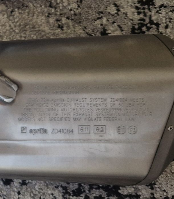 Escape Original OEM Aprilia RSV4 R/RR 2016-2019 – ZD41084 – E-Mark