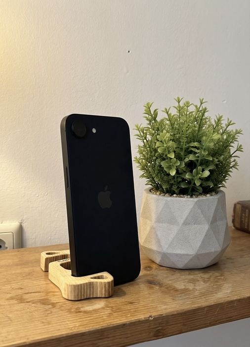 Новий iPhone 16e 128gb 100% Neverlock (чорний/black)