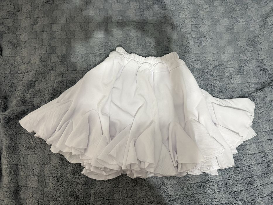 белая юбка-шорты с рюшами, новая