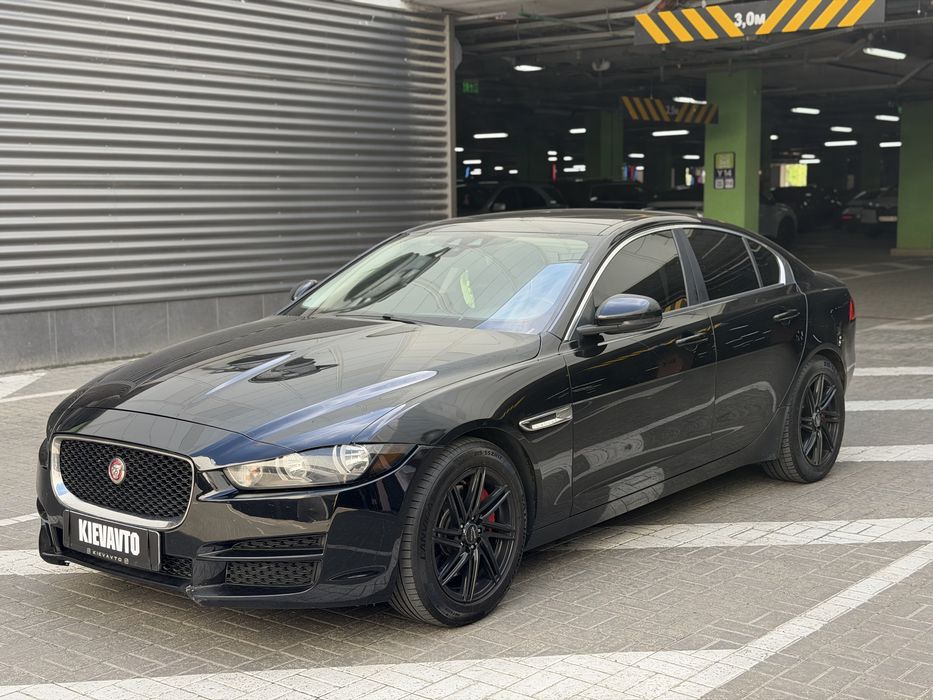 Jaguar XE 2016 2.0 бензин