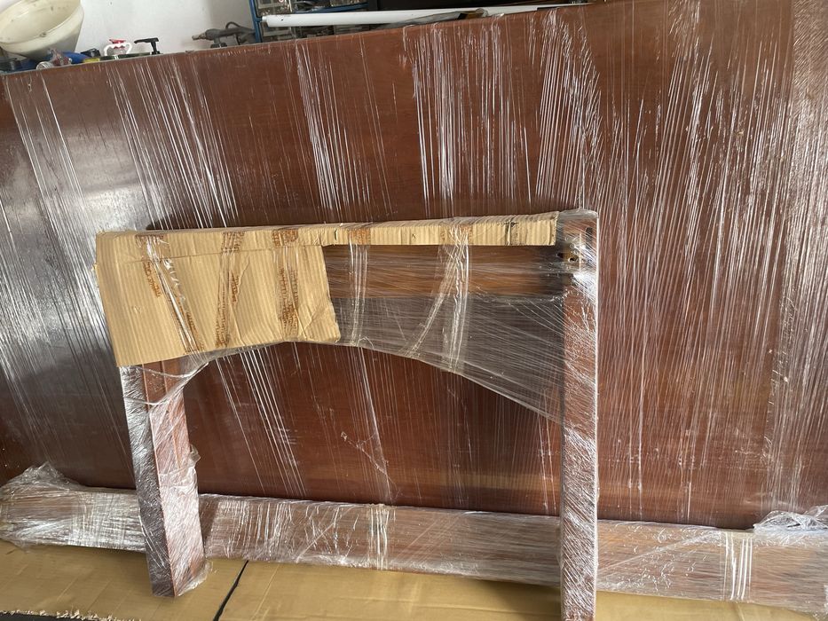 Mesa grande em madeira maciça